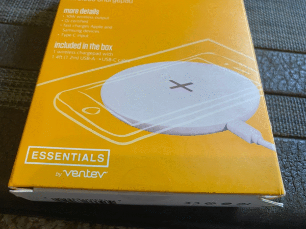 Ventev (10W) Wireless ChargePad and USB-C Cable - White