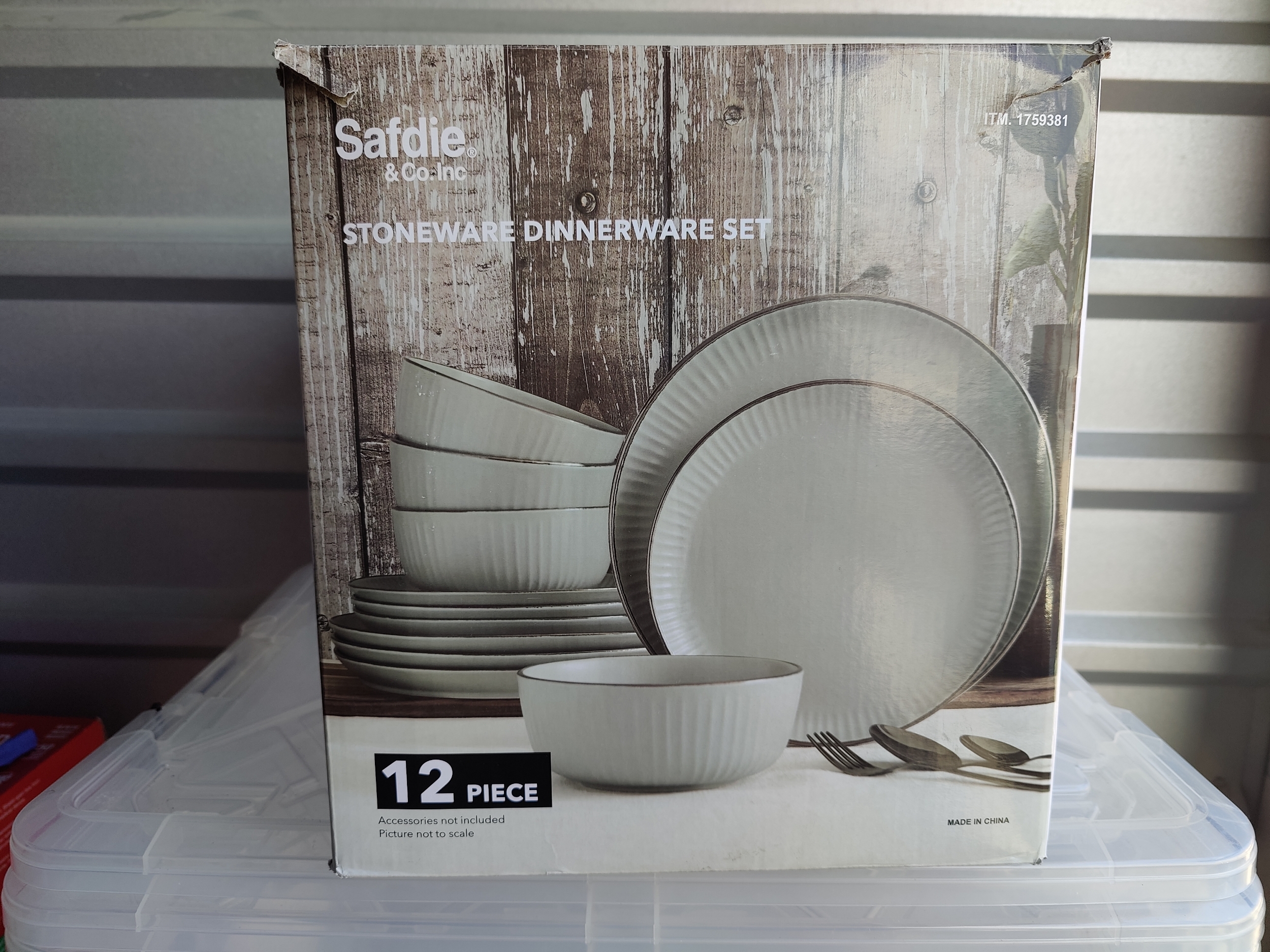 SAFDIE CASABLANCA 12-PIECE DINNERWARE SET